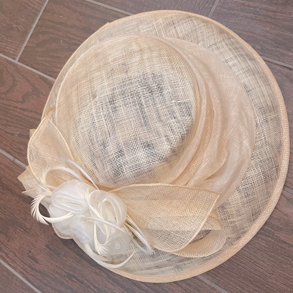 Women’s elegant derby sun hat